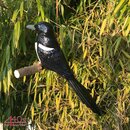 Tangoo Keramik-Vogel Elster auf Holz zum Hngen | TA-61124